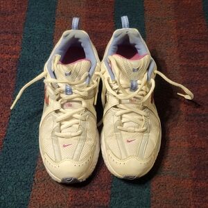 WOMENS SIZE 7 YOUTH NIKE RUN RETRO RUNNING TRAINERS